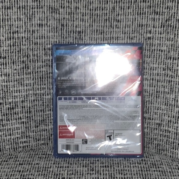 New still in plastic NFS Heat - Picture 2 of 4